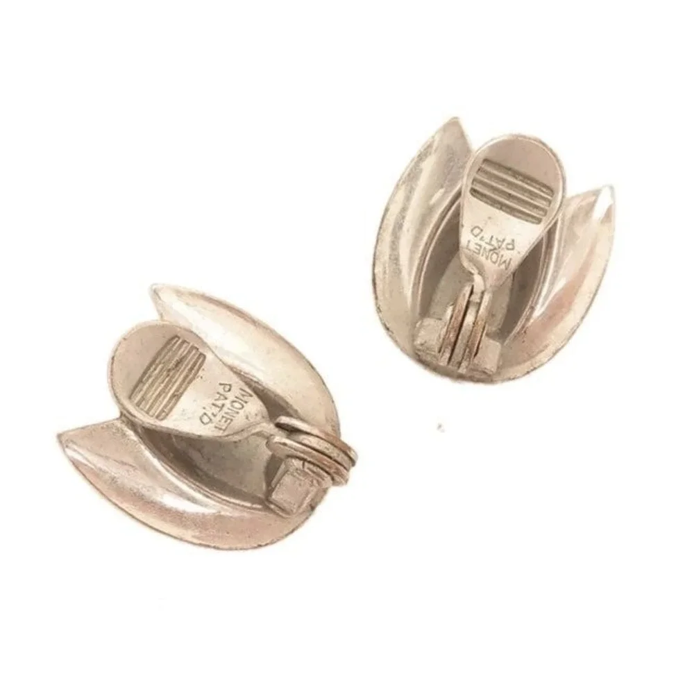 Vintage Silver Toned Old Designer‎ Signed Monet Vintage Tulip Earrings